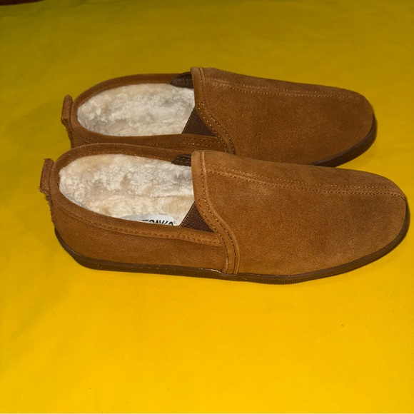 Minnetonka Men's SIZE 10 Pile-Lined Romeo Slipper - Picture 4 of 6